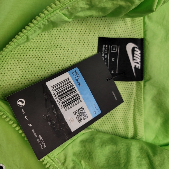 Men's Nike Sports Heritage Windrunner 1/2-Zip Hooded Jacket DA2492 399 Size M - Picture 2 of 8